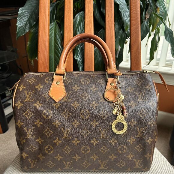 MATTE GOLD HOOP BAG CHARM Gold Tone - Picture 2 of 8